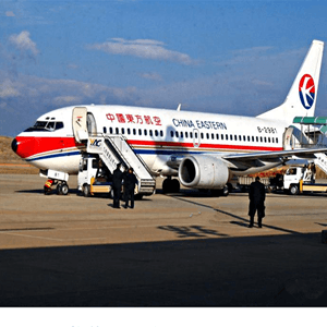 锡林浩特空运公司航空快运业稳步发展的原因是什么？